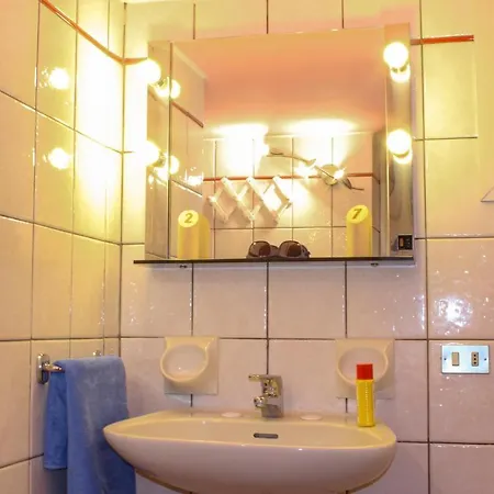 Bellavista B Garten-appartement Mit Pool Apartman Colico