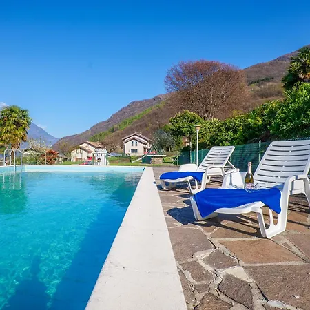 Bellavista B Garten-appartement Mit Pool Апартаменты *